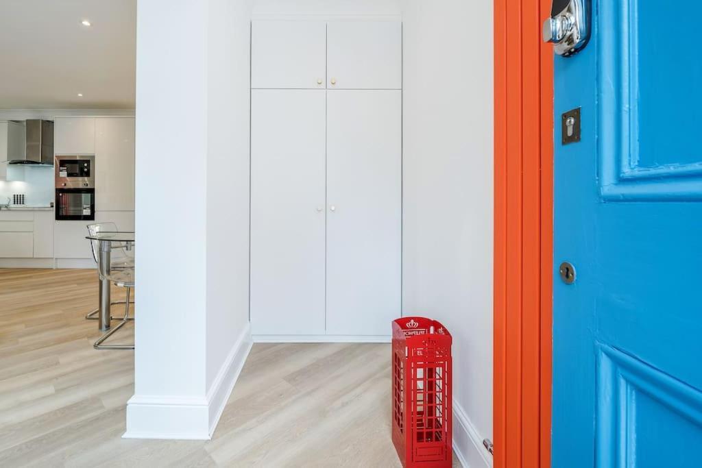 House 10 Mins To Tower Bridge Hot Tub & Parking Vakantiehuis Londen