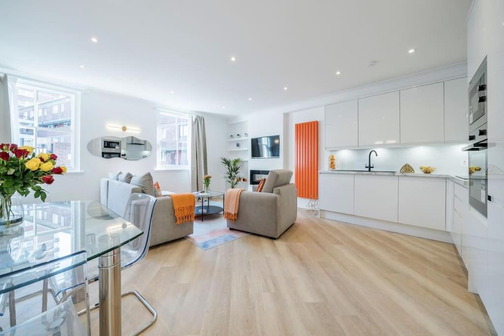 Vakantiehuis House 10 Mins To Tower Bridge Hot Tub & Parking