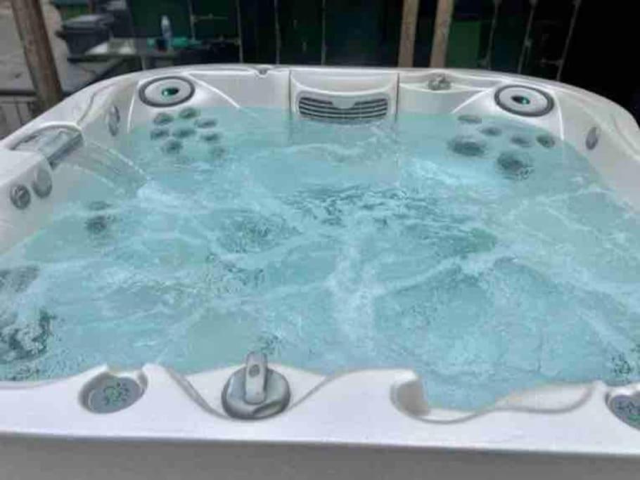 House 10 Mins To Tower Bridge Hot Tub & Parking Vakantiehuis