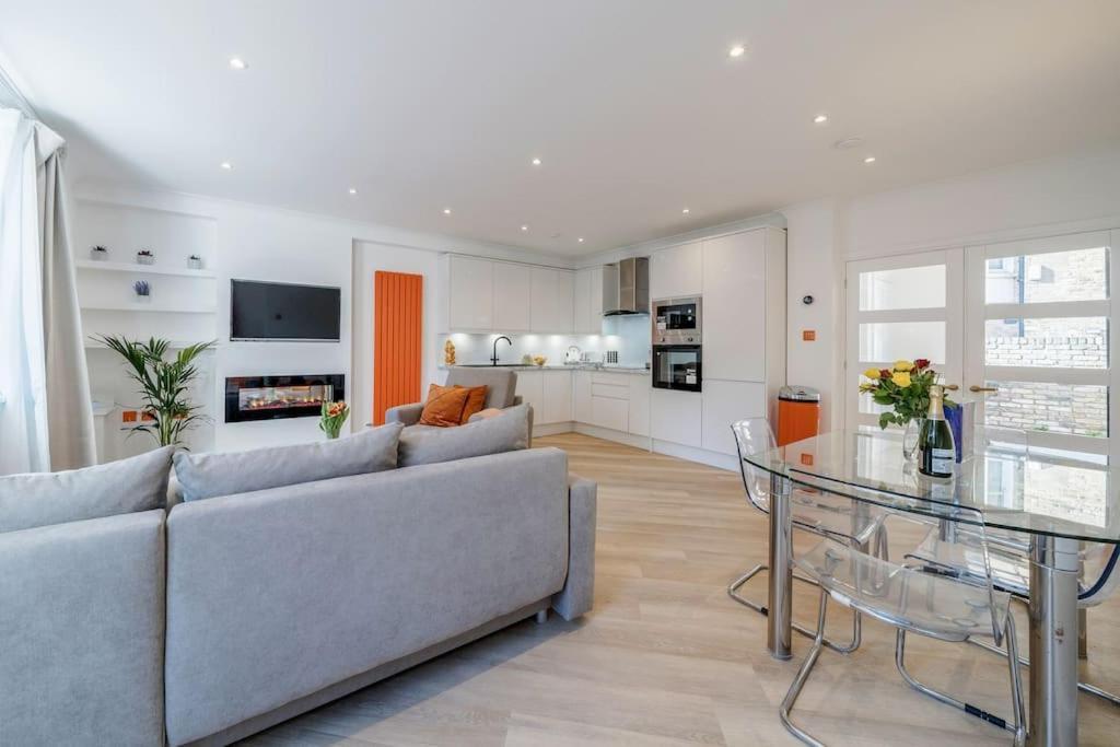 Vakantiehuis House 10 Mins To Tower Bridge Hot Tub & Parking