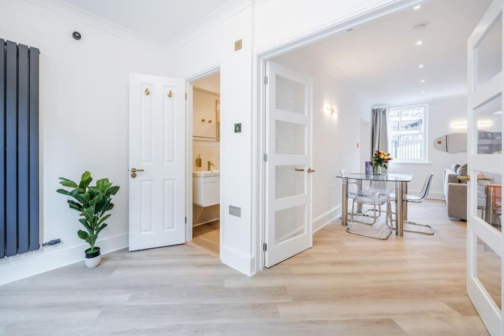 House 10 Mins To Tower Bridge Hot Tub & Parking Londen