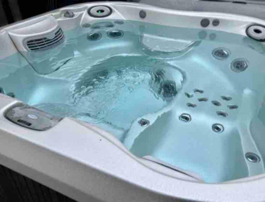 House 10 Mins To Tower Bridge Hot Tub & Parking * Londen