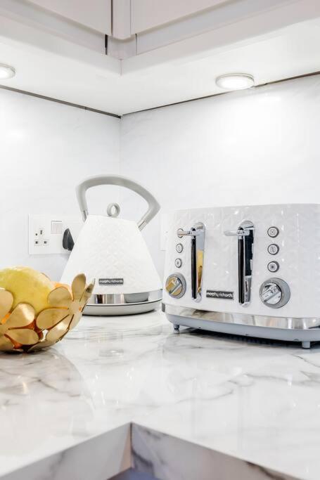 Vakantiehuis House 10 Mins To Tower Bridge Hot Tub & Parking
