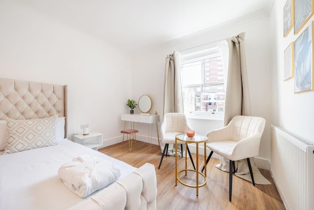 Vakantiehuis House 10 Mins To Tower Bridge Hot Tub & Parking